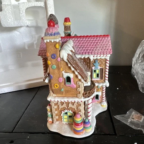 Department 56 Sugar Hill Row Houses North Pole‎ Series #56.56961 Christmas 2007